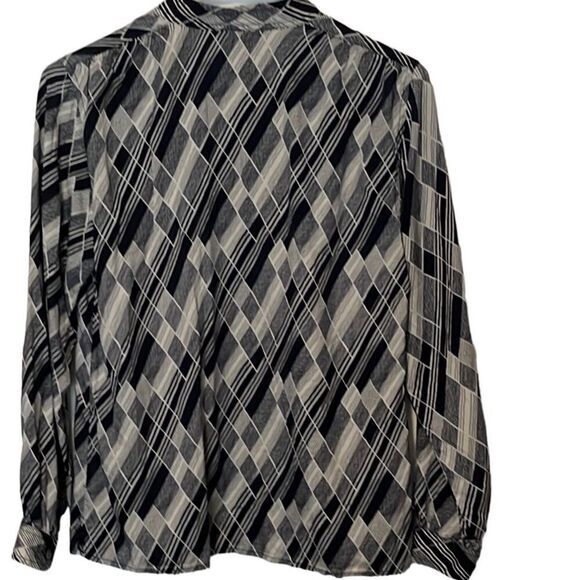 L.L.Bean womens blouse 6P 100% silk black label artsy chest pockets button cuff - Picture 5 of 7